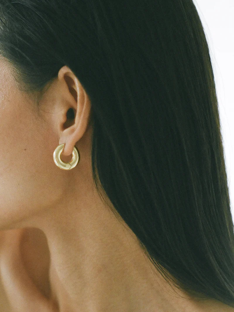 Medium Terra Hoops in Gold